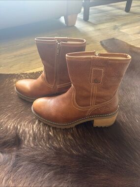 Bull Boxer Brown Leather Mid-Calf Zip Boots. Size 10.